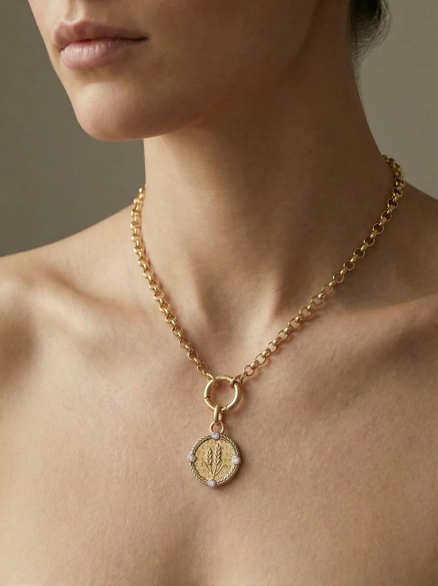 Jewelry Editorial Photo Generation