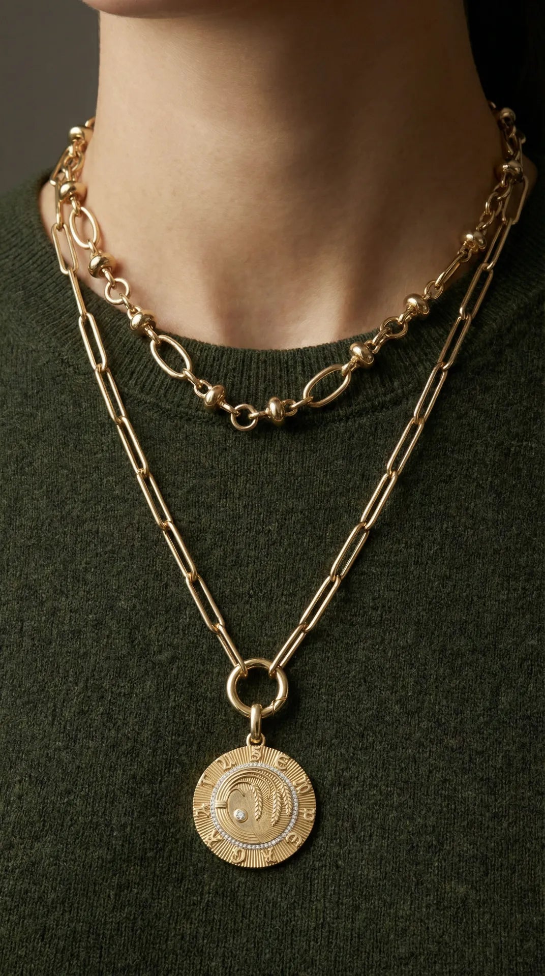 Jewelry Editorial Photo Generation